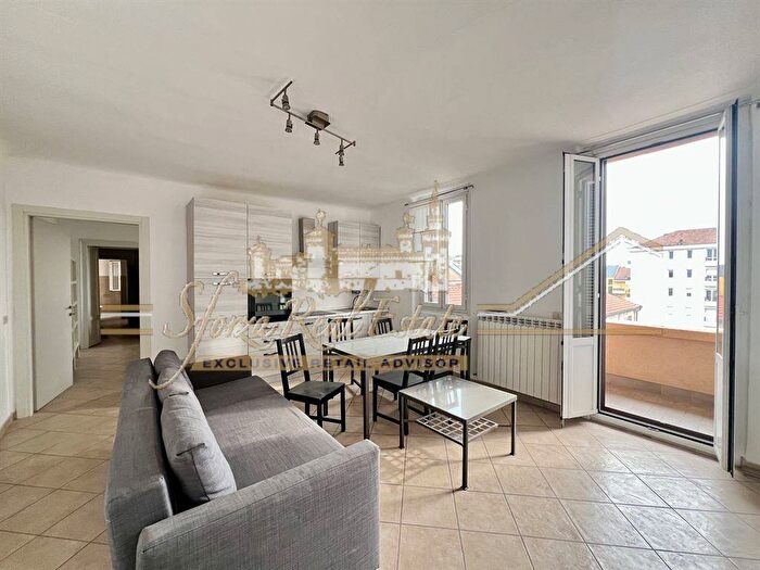 Appartamento bilocale in affitto in Via Spartaco, Montenero, Milano