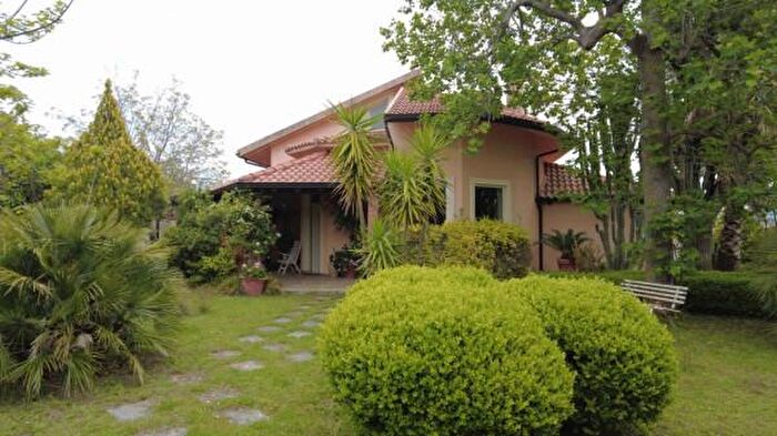 Casa con 6 locali in vendita in Contrada Cresta, Naso