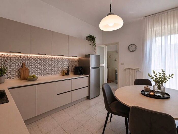 Appartamento quadrilocale in affitto in Argonne Corsica, Milano