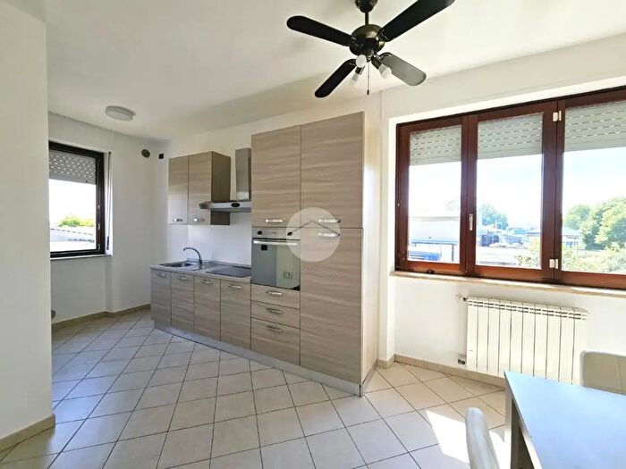 Appartamento trilocale in affitto in Via Carpi, Rondissone