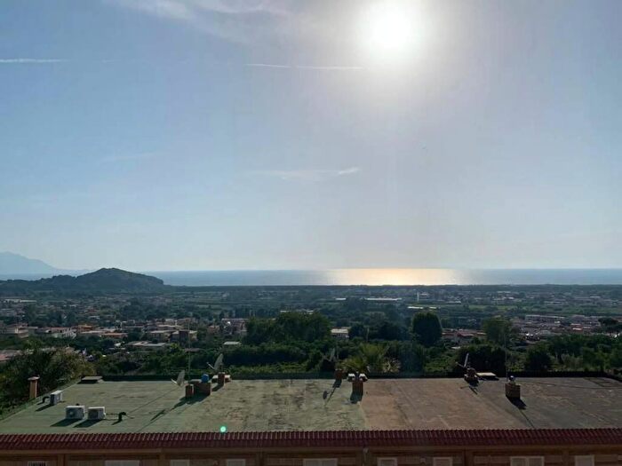 Casa con 6 locali in affitto in Via Montenuovo Licola Patria, Località la Schiana Damiani, Pozzuoli