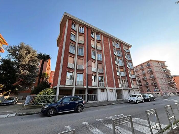 Appartamento trilocale in vendita in Via Monte Nero, Novara