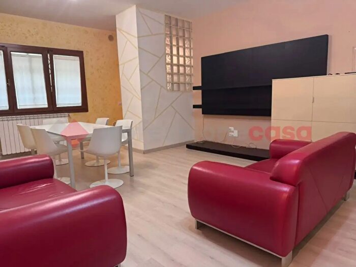 Appartamento con 5 locali in affitto in Via San Remo, Potenza