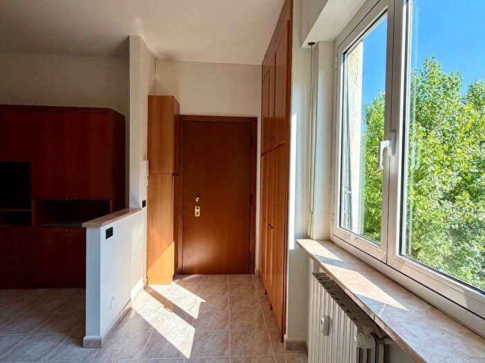 Appartamento trilocale in affitto in Viale Zara, Maggiolina, Milano