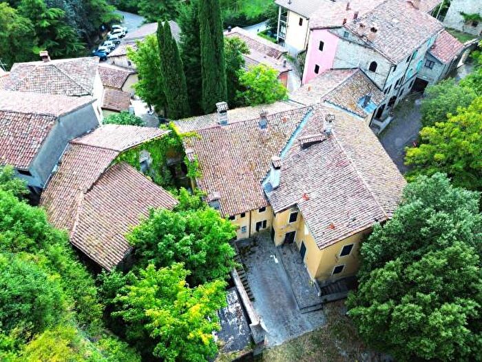 Casa con 6 locali in vendita in Gaggio Montano