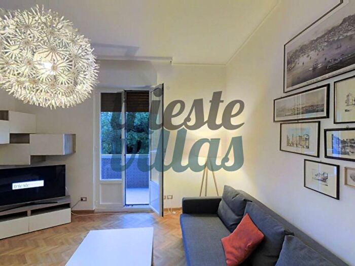 Appartamento trilocale in affitto in Piazza Carlo Alberto, San Vito Campi Elisi, Trieste