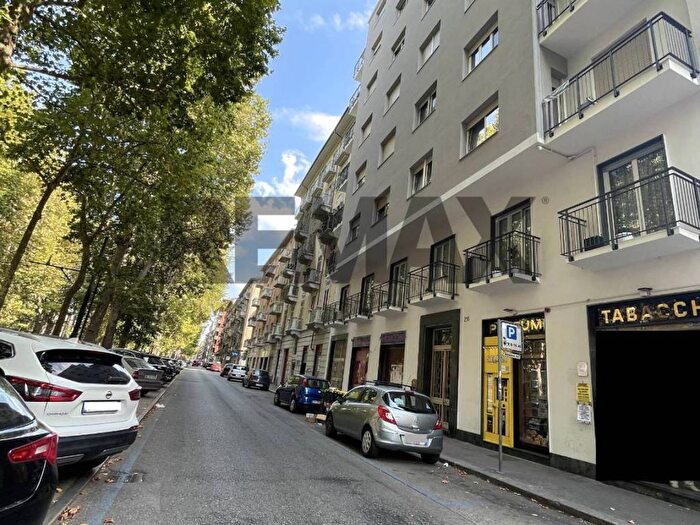 Appartamento trilocale in vendita in Corso Regina Margherita, San Donato, Torino