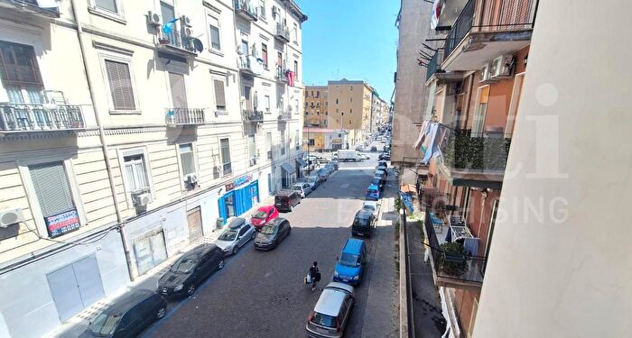 Appartamento quadrilocale in vendita in Via Vecchia Poggioreale, Napoli