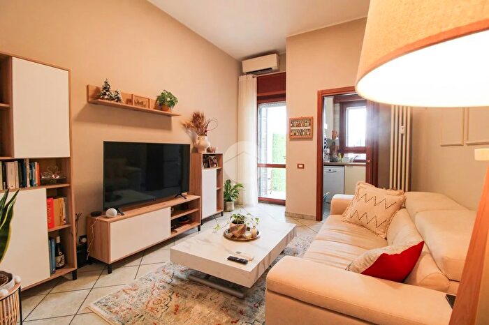 Appartamento bilocale in vendita in Via Cesare Acquati, Cormano