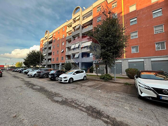 Appartamento trilocale in vendita in Via Bonn, Aprilia