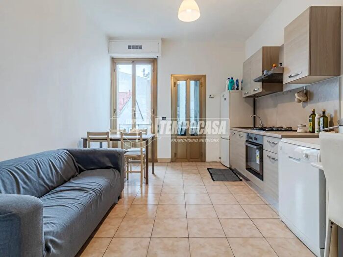 Appartamento trilocale in vendita in Via Arcivescovo Romilli, Milano