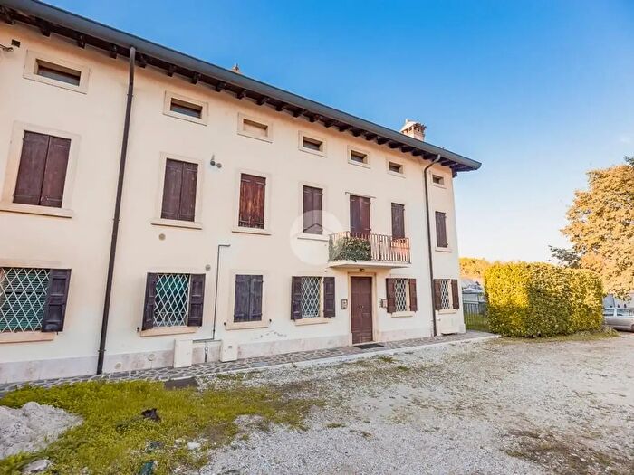 Appartamento quadrilocale in vendita in Via Pigno, Sommacampagna