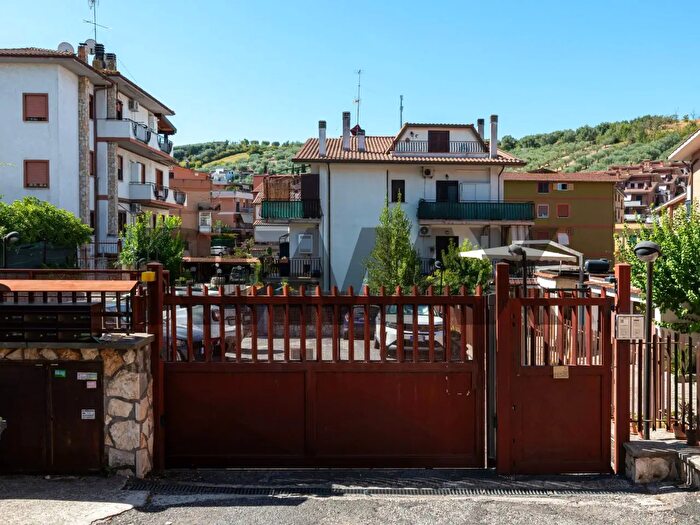 Appartamento trilocale in vendita in Via Monti Sabini, Monterotondo