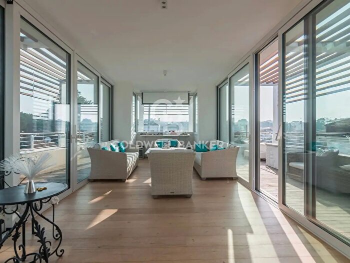 Appartamento con 5 locali in vendita in Viale Vittorio Emanuele, Riccione