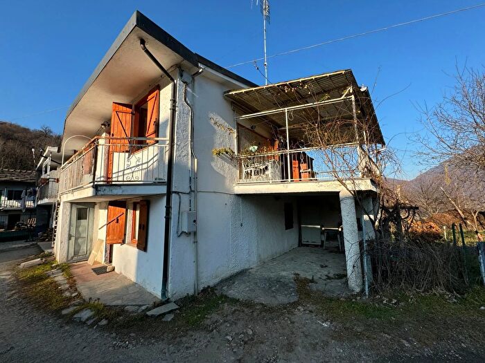 Casa con 6 locali in vendita in Frazione San Giuseppe Croesio, Paesana