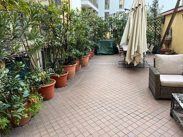 Appartamento quadrilocale in affitto in Via Bergamo, Montenero, Milano