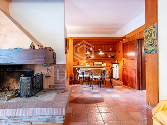 Casa con 6 locali in vendita in Fucecchio