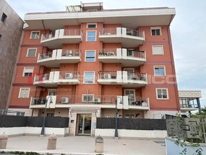 Appartamento con 5 locali in vendita in Via Monsignor Giuseppe Lenotti, Foggia