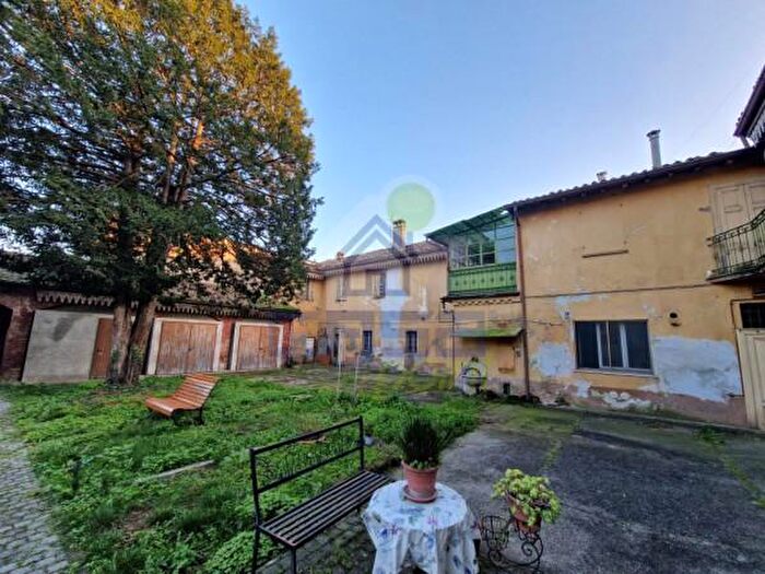 Casa con 6 locali in vendita in Via Cavallotti, Casalbuttano Ed Uniti