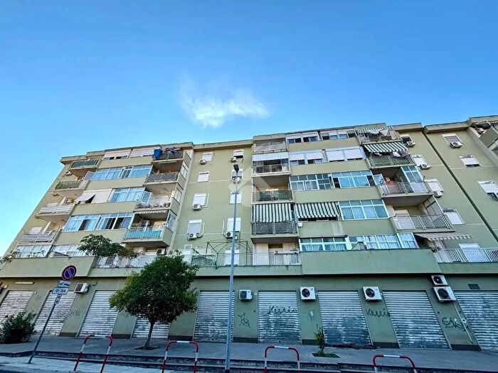 Appartamento trilocale in vendita in Appartamento Via San Ciro, Palermo