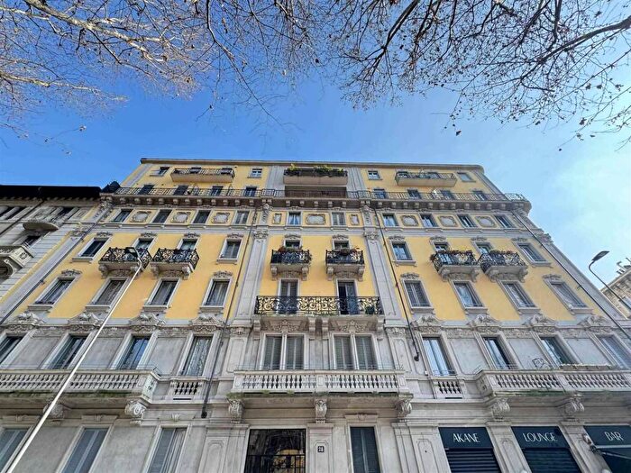 Appartamento trilocale in affitto in VIA MORGAGNI, Buenos Aires, Milano