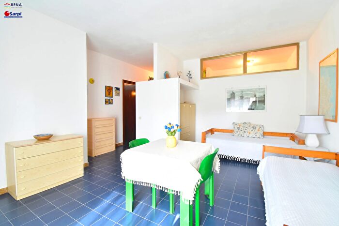 Appartamento trilocale in vendita in Via Nazionale, Santa Teresa Gallura