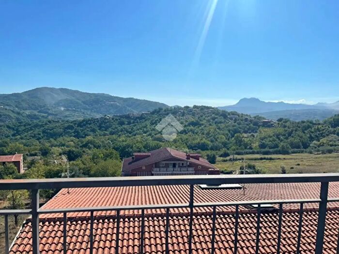 Appartamento trilocale in vendita in Strada Provinciale Santa Croce, Ceppaloni