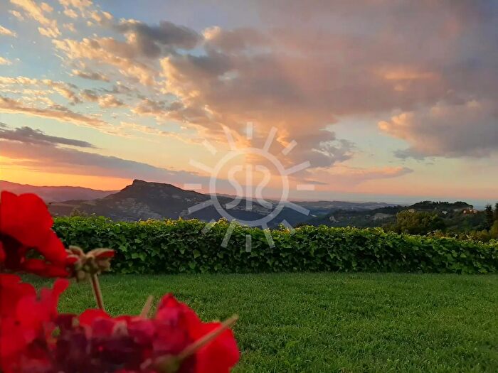 Casa quadrilocale in vendita in Via Fontana Gennaia, Loiano