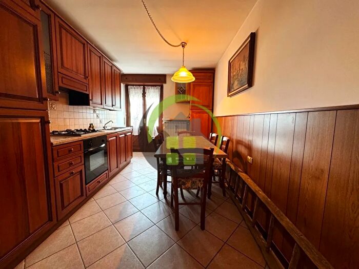 Casa trilocale in vendita in Gandino