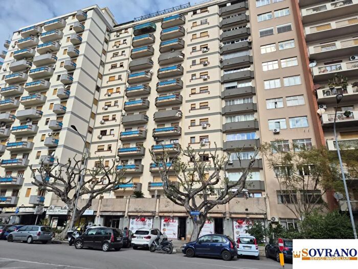 Appartamento con 6 locali in vendita in Palermo
