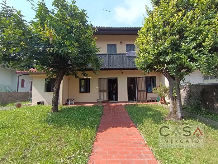 Casa trilocale in vendita in Via Toffoli Nr, Fanna