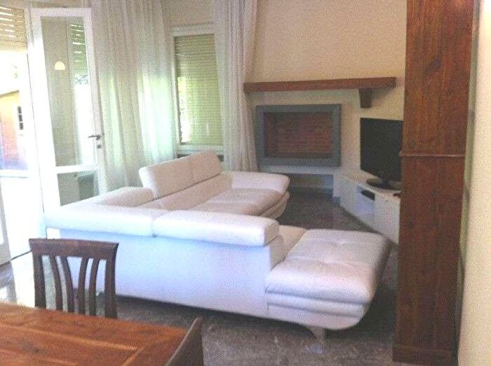 Casa con 6 locali in vendita in Forte Dei Marmi