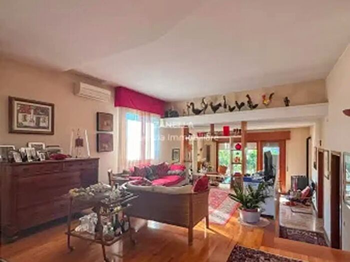Casa con 6 locali in vendita in Via Malvolta, Castelfranco Veneto