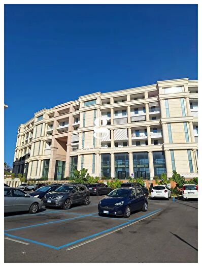 Appartamento trilocale in vendita in Piazza della Libertà, Salerno