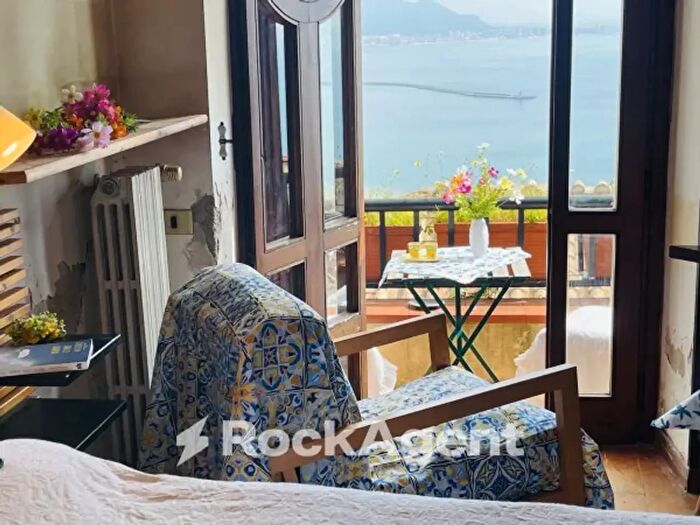 Casa bilocale in vendita in Via Scavata, Vietri Sul Mare