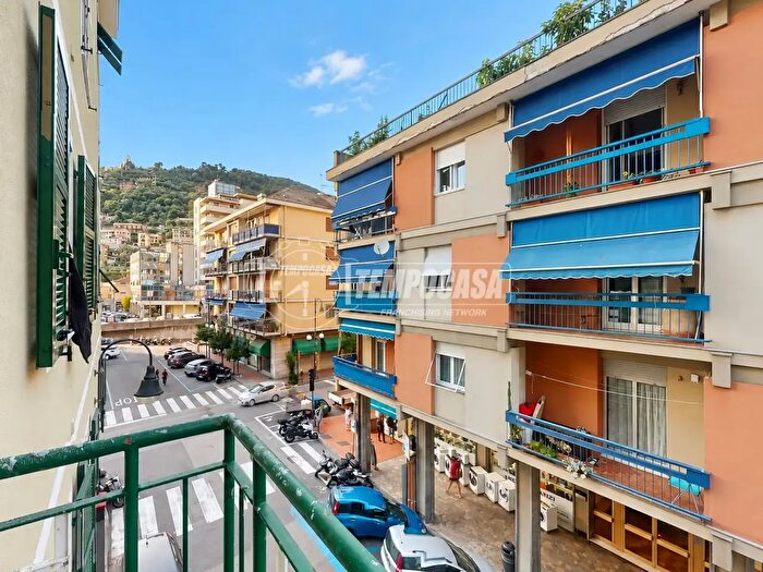 Appartamento quadrilocale in vendita in Via Vittorio Veneto, Recco