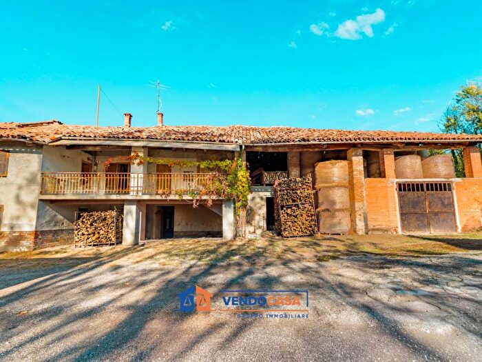 Casa quadrilocale in vendita in Borgata Santa Lucia, Dogliani