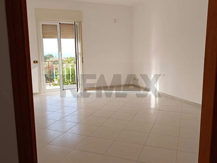 Appartamento trilocale in affitto in Via Coste, Capaci