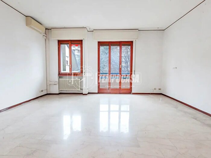 Appartamento trilocale in vendita in Via Bernardo Davanzati, Milano