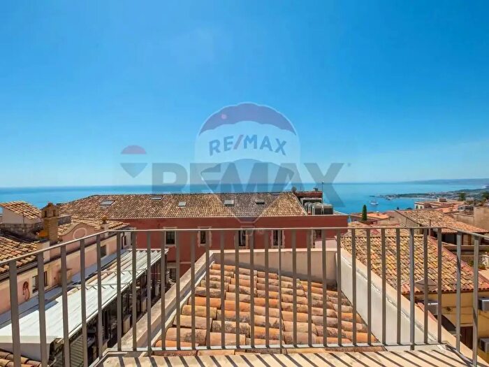 Casa con 6 locali in vendita in Via dei Fabi, Taormina