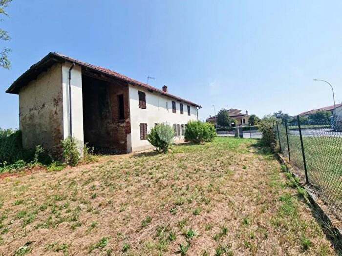 Casa con 6 locali in vendita in Via del Piano, San Paolo Solbrito