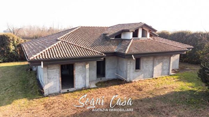 Casa con 6 locali in vendita in Via Roma, Vaprio DAgogna