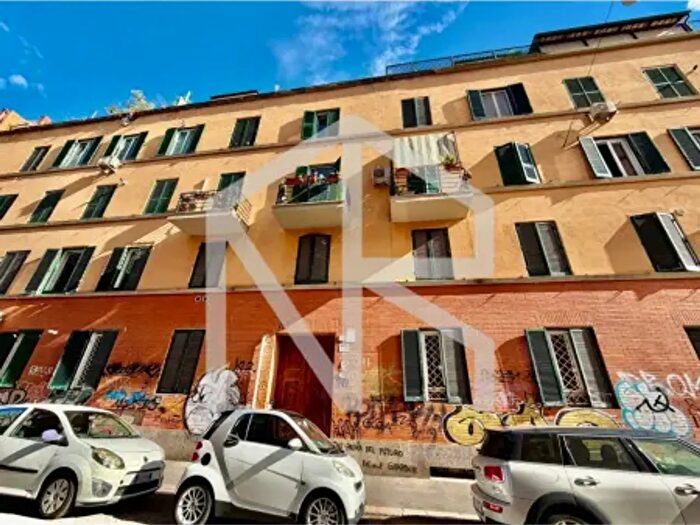Appartamento trilocale in vendita in Via dei Piceni, Roma