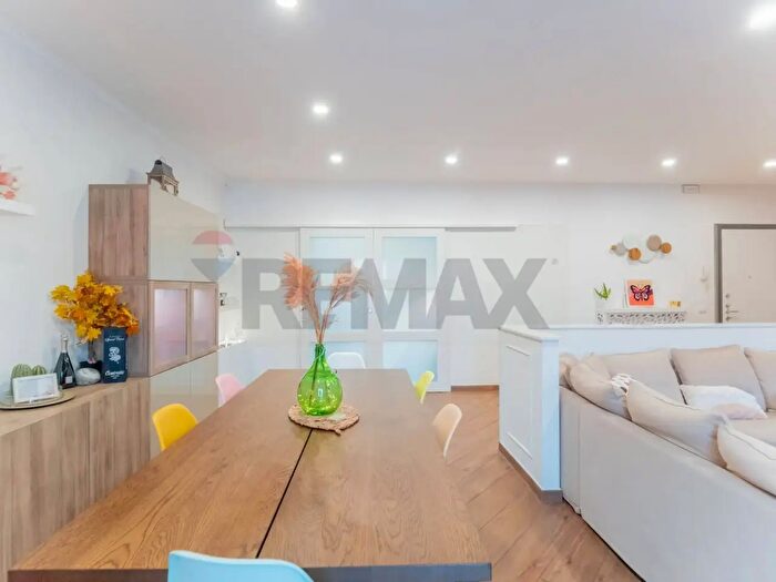 Appartamento con 6 locali in vendita in Via Mazzini, Meina