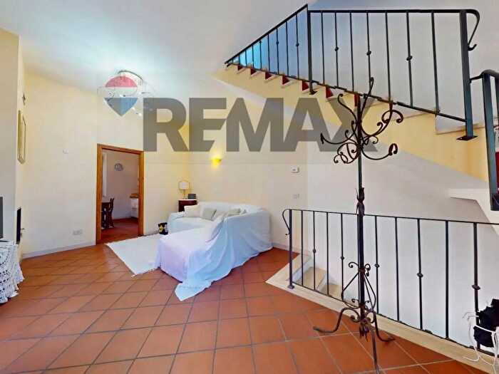 Casa con 6 locali in vendita in Via Pescarella, Pietrasanta