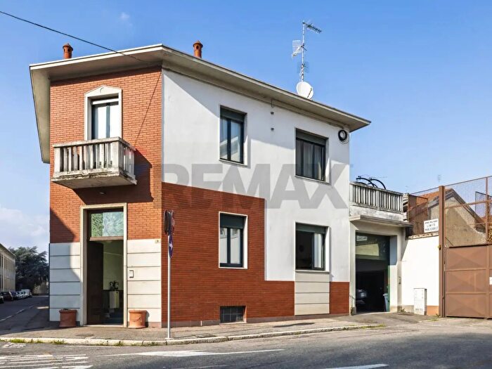 Casa con 5 locali in vendita in Via XXV Aprile, Busto Arsizio