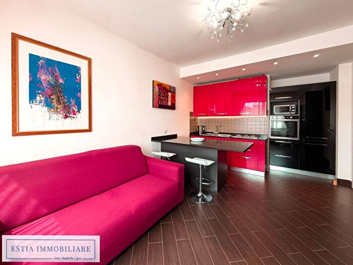 Appartamento trilocale in vendita in Via Privata Palme, Centro, Recco