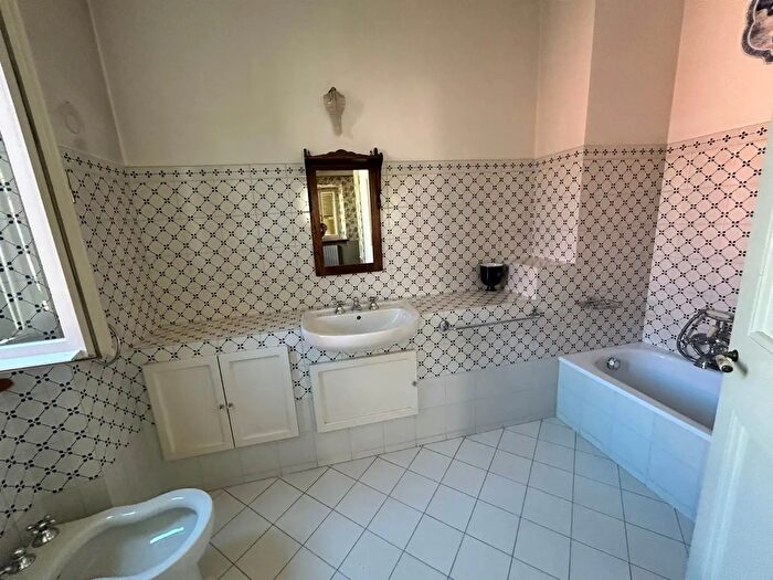 Casa con 7 locali in vendita in Riccione