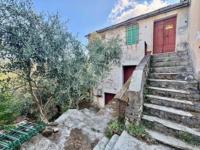 Casa con 7 locali in vendita in Via San Giorgio, Pieve Di Teco