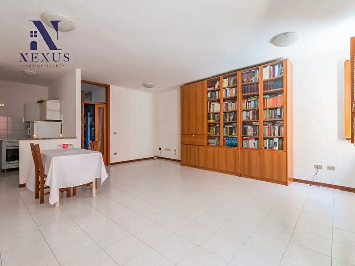 Appartamento trilocale in vendita in Via Borgogelli, Fano